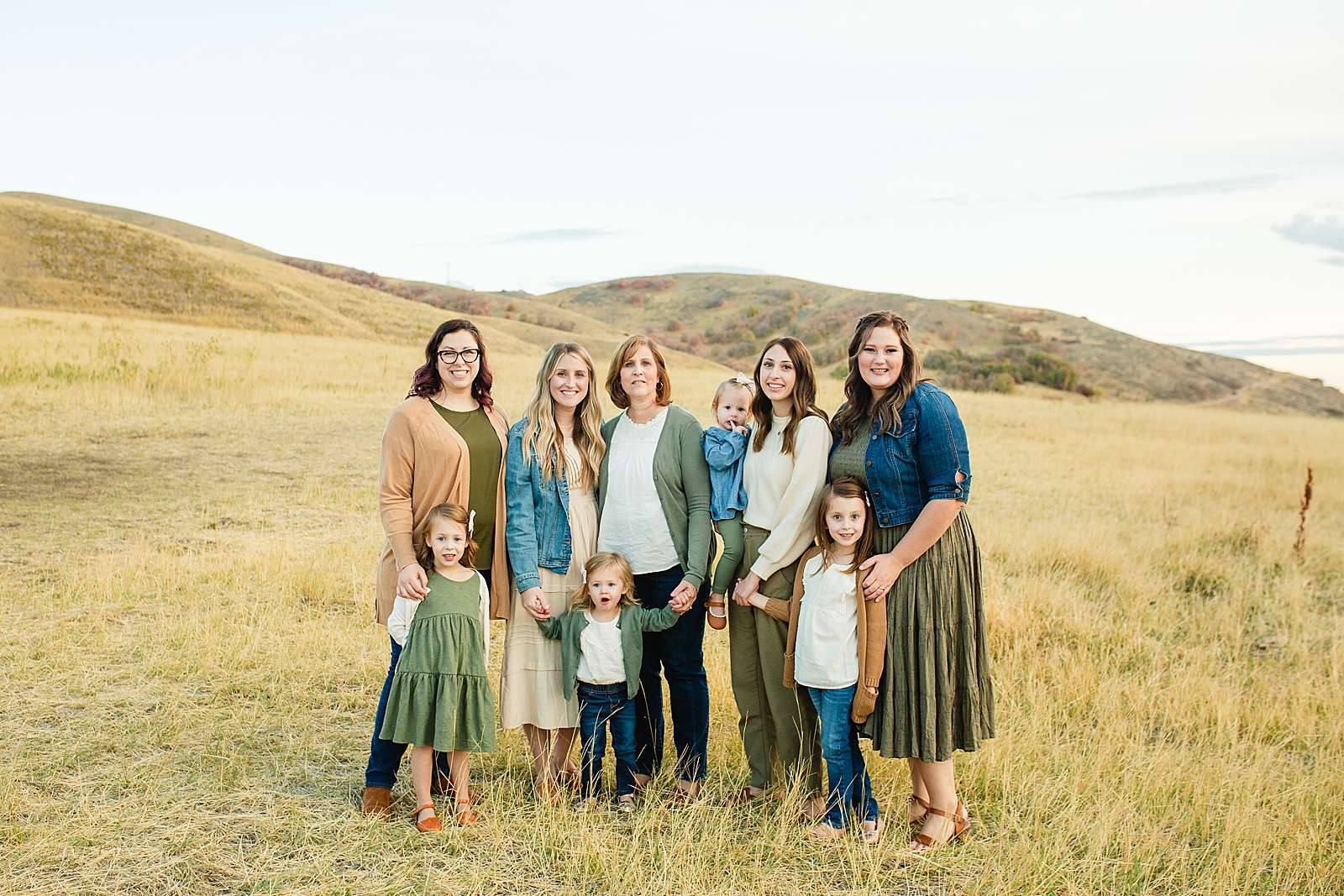 Extended Family Pictures at Tunnel Springs Park | Fall Family Pictures 