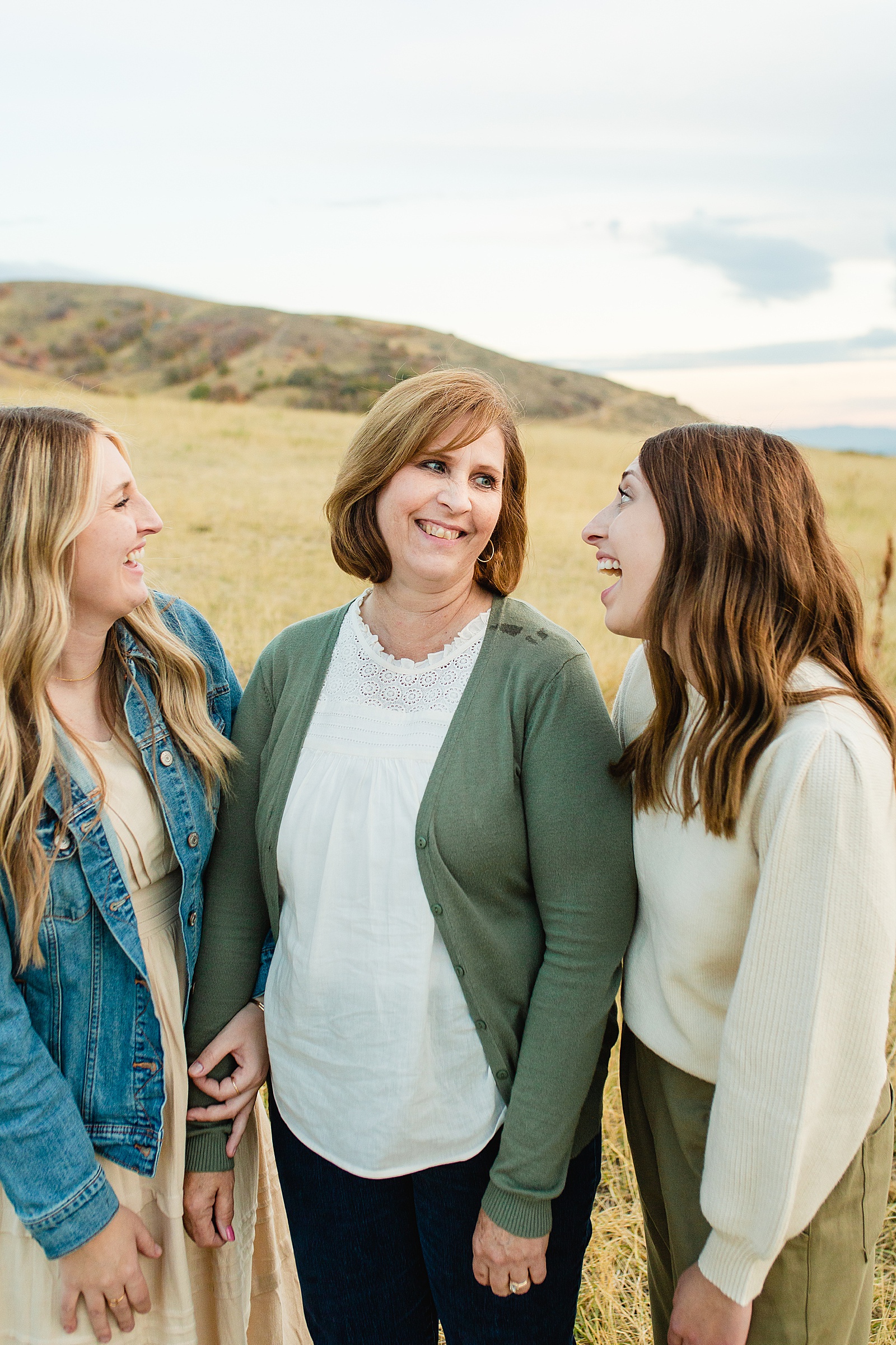 Extended Family Pictures at Tunnel Springs Park | Fall Family Pictures 