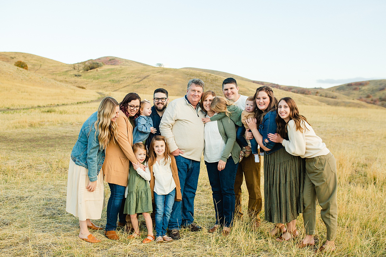 Extended Family Pictures at Tunnel Springs Park | Fall Family Pictures