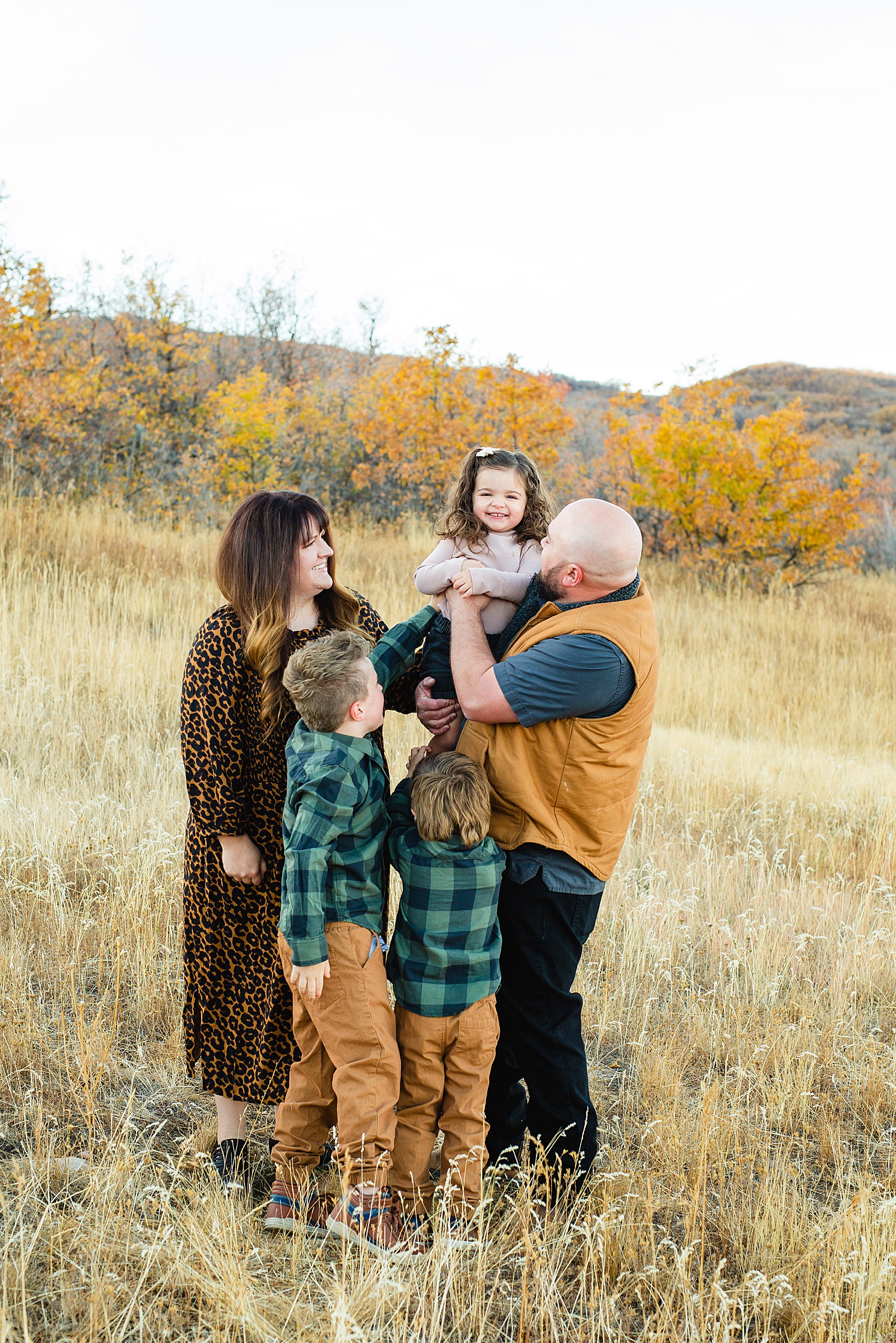 What to wear to Fall Family Pictures | Utah Family Photographer